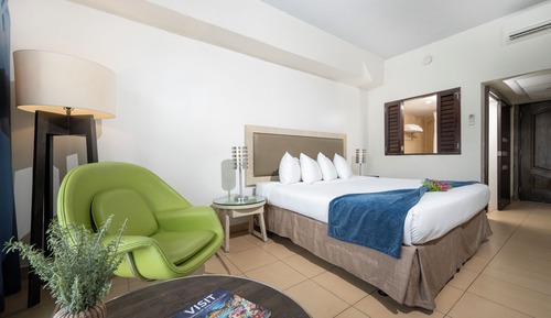 Standard Room, 1 King Bed