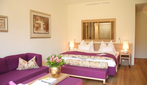 Junior Suite Deluxe with Balcony or Terrace (Auberg)