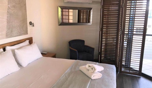 2 Bedroom Apartment with Roof Terrace