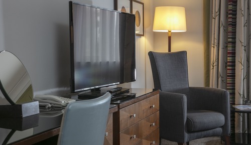 Deluxe Family Room