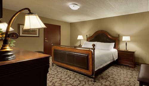 Suite, 1 King Bed, Separate Living Area, Hearing Accessible (Hickory Suite)
