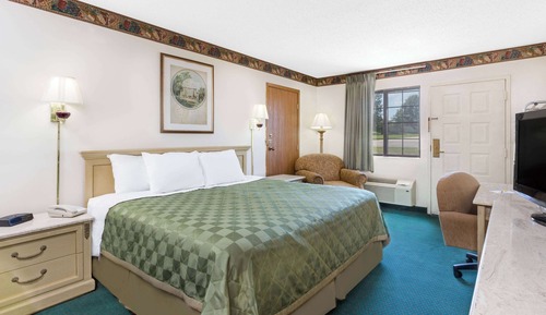 Room, 1 King Bed, Accessible, Non Smoking (Mobility, Tub w/Grab Bars)