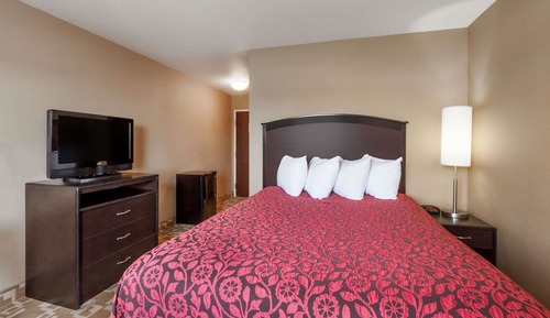 Standard Room, 1 Queen Bed