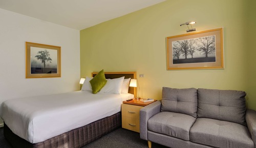Standard Room, 1 Queen Bed