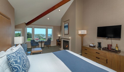 Deluxe Room, Fireplace, Bay View