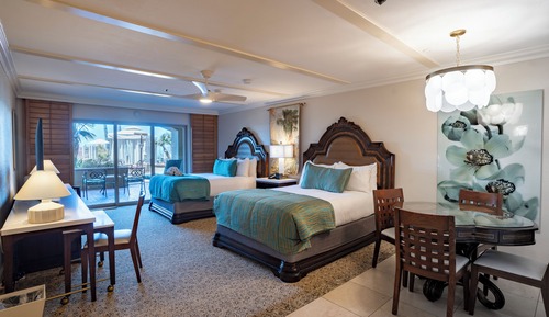 Junior Suite, 2 Queen Beds, Partial Ocean View