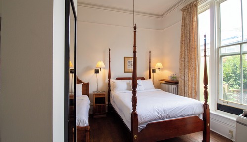 Triple Room - 1 Queen & 1 Single