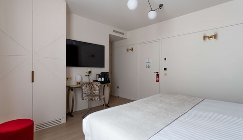 Superior Double room - Complimentary soft minibar, courtesy tray, Chromecast, digital press