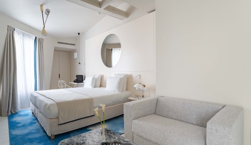 Executive Room -  Complimentary soft minibar, courtesy tray, Chromecast, digital press