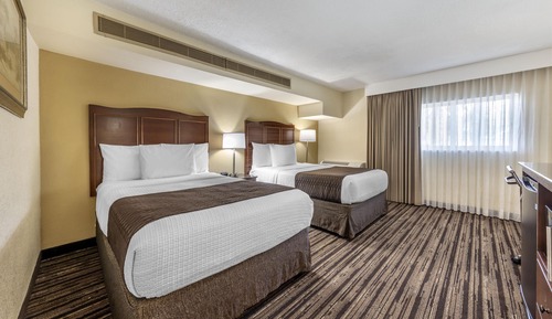 Standard Room, 2 Double Beds, Accessible, Bathtub