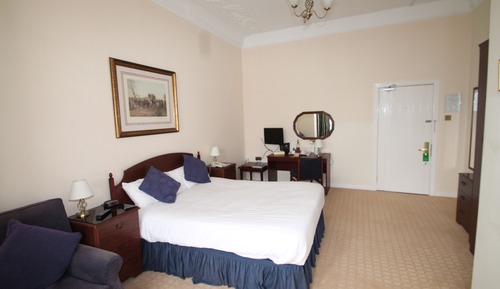 Standard Room, 1 Queen Bed