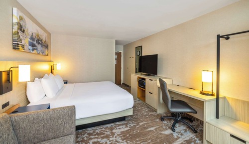 Room, 1 King Bed with Sofa bed, Non Smoking (Upgrade)