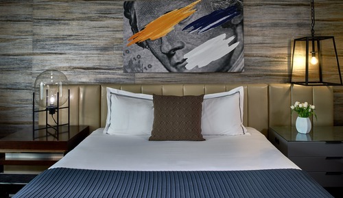 Suite (Loft, 1 Bath)