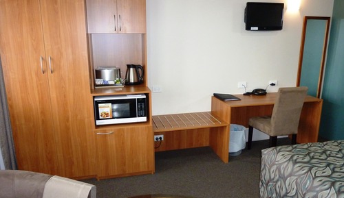 Semi Deluxe Queen Room