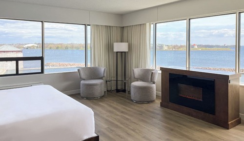 Deluxe Room, 1 King Bed, Corner