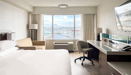 Deluxe Room, 1 King Bed