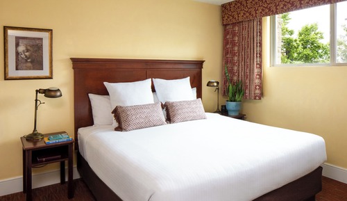 Deluxe Suite, 1 Bedroom, Mobility Accessible, Kitchen