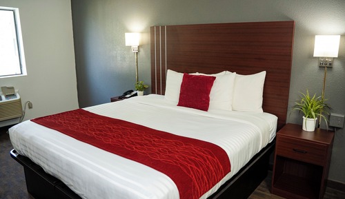 Comfort Room, 1 King Bed, Non Smoking (42 inch TV)