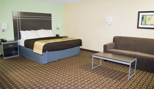Standard Room, 1 King Bed, Non Smoking, Refrigerator