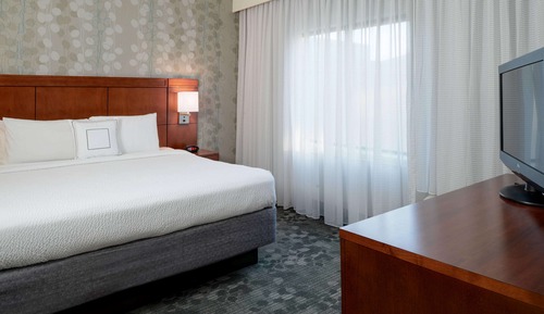 Deluxe Room, 1 King Bed with Sofa bed