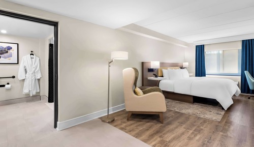 Suite, 1 King Bed, Accessible, Kitchen