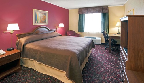 Suite, 1 King Bed, Non Smoking