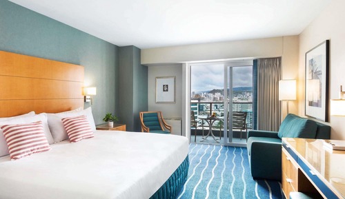Waikiki Tower City Mountain View room Accessible