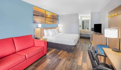 Room, 1 King Bed, Accessible, Bathtub (Mobility/Hearing, Grab bars)