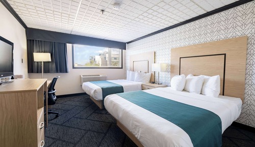 Room, 2 Queen Beds, Non Smoking