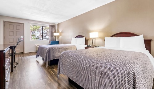 Standard Room, 2 Double Beds, Non Smoking (Pet Friendly)