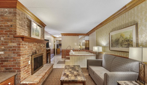 Fireside Whirlpool Suite, 1 King Bed, Non Smoking, Jetted Tub, Fireplace