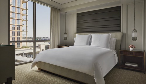 Executive Suite, City View (Four Seasons)