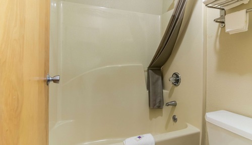 Deluxe Room, 1 King Bed, Smoking, Refrigerator & Microwave
