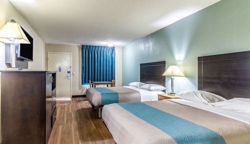 Deluxe Room, 2 Queen Beds, Smoking, Kitchen