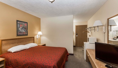Room, 1 Queen Bed, Accessible, Smoking