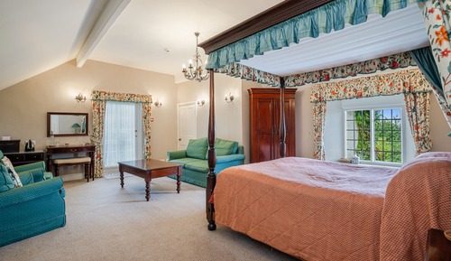 Superior Room (Mariner)