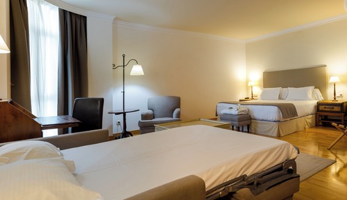 Family Double Room (Extra Bed)