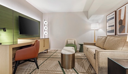 Executive Suite, 1 King Bed, Pool View (Spacious)