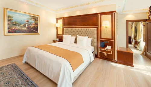 Deluxe Suite, 1 Bedroom, Lake View