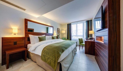 Single Room, City View