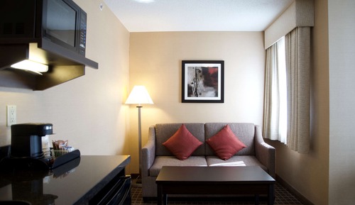 Executive Suite, 2 Queen Beds, Non Smoking, Refrigerator & Microwave (with Sofabed)