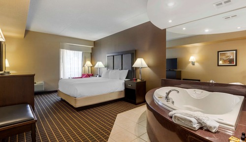 Suite, 1 King Bed, Non Smoking, Jetted Tub