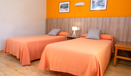 Quadruple Room (4 pax)