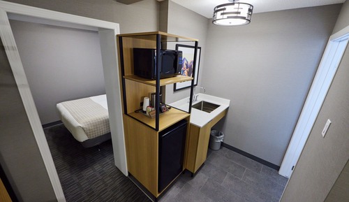 Standard Suite, Multiple Beds (No Pets)