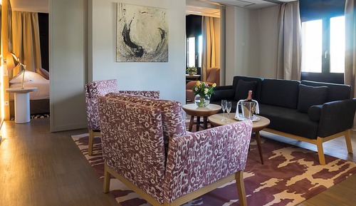 Suite, Sea View