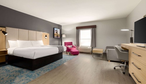 Suite, 1 King Bed, Non Smoking
