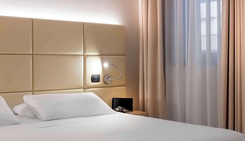 Superior Room, 1 King Bed, Non Smoking