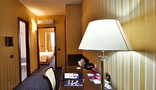 Family Suite, 1 King Bed, Non Smoking (with Sofabed)