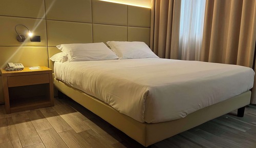 Superior Room, 1 Double Bed, Non Smoking (French Size Bed 140 Cm)