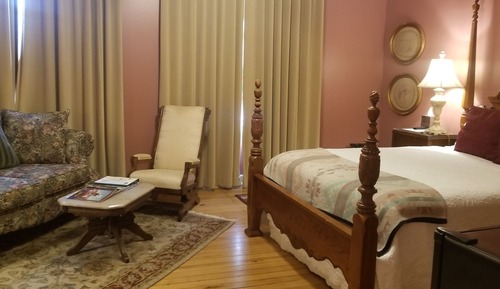 Signature Jefferson St Rooms, 1 Queen Bed, Non-Smoking (Rooms 11-17)